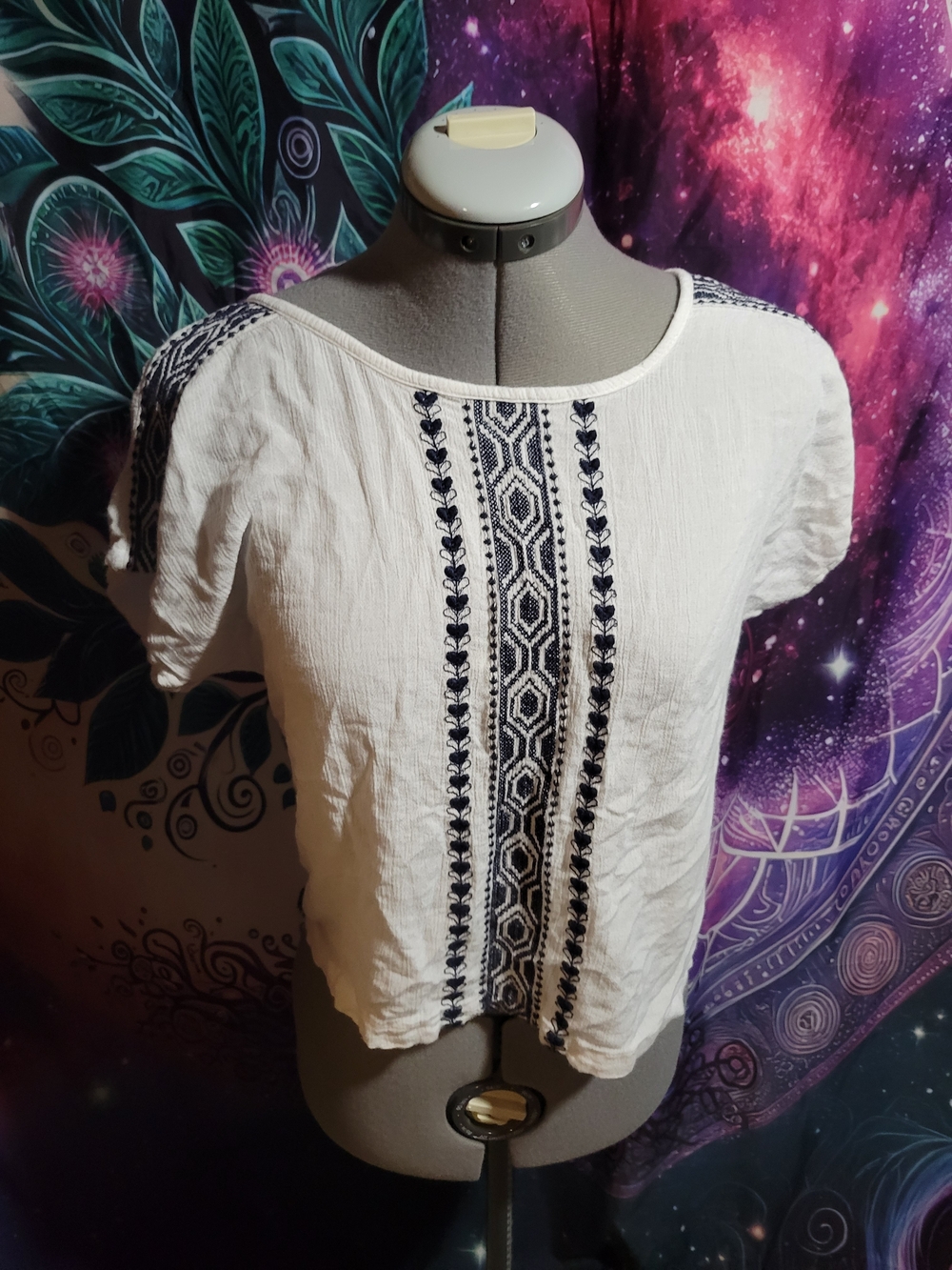 Forever 21 White Short-Sleeve Embroidered Boho Top